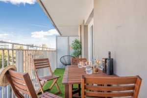 Balcon spacieux confortable avec literie hôtelière – Appartement CAOPEO TOP HÔTE
