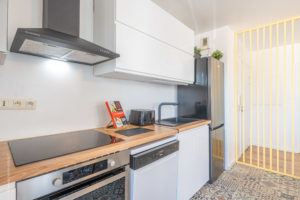 Cuisine moderne entièrement équipée – Location saisonnière CAOPEO Saint-Denis